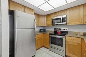 Condo, Plusieurs lits (Moontide B103) | Cuisine privée