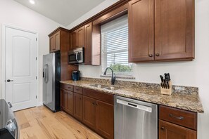 House, Multiple Beds (Close Enough) | Private kitchen