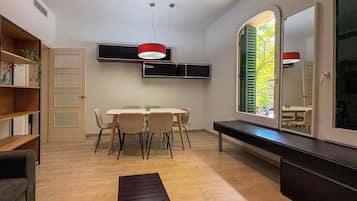 Appartement (2 Bedrooms) | Coin séjour