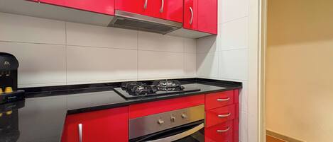 Apartment (2 Bedrooms) | Private kitchen | Fridge, microwave, oven, electric kettle