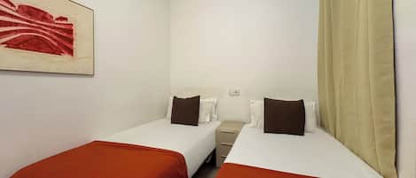 Apartment (2 Bedrooms) | 2 bedrooms, iron/ironing board, free cribs/infant beds, bed sheets