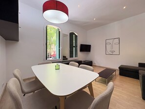 Apartment (2 Bedrooms) | Living area - Stay U-nique Apartments Napols II (Barcelona)