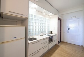 Apartment (0 Bedroom) | Private kitchen - Stay U-nique Apartments Colom (Barcelona)