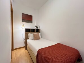 Apartamento (2 Bedrooms) | 2 quartos, escrivaninha, ferros/tábuas de passar roupa, berços grátis