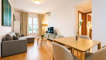 Lägenhet (2 Bedrooms) | Vardagsrum | Tv