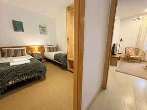 Leilighet (3 Bedrooms) | 3 soverom, strykejern/-brett, barnesenger (inkludert) og sengetøy