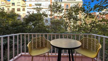 Apartamento, 2 baños | Terraza o patio