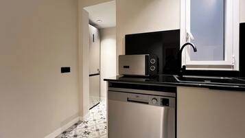 Leilighet (4 Bedrooms) | Eget kjøkken | Mikrobølgeovn, ovn, oppvaskmaskin og vannkoker