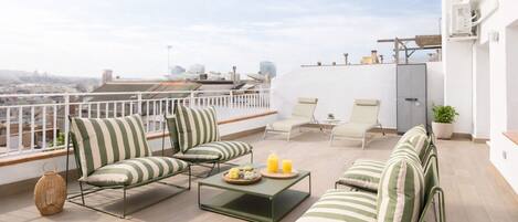 Apartment (3 Bedrooms) | Terrace/patio