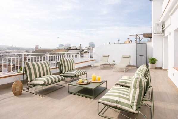 Apartment (3 Bedrooms) | Terrace/patio