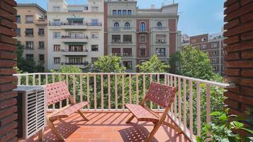 Apartment (4 Bedrooms) | Terrace/patio