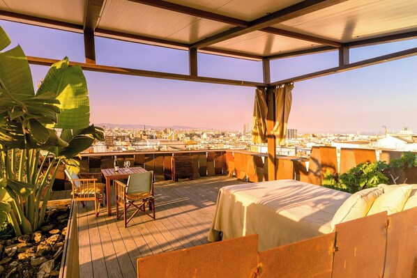 Interior - Apartment With Terrace & Views of BCN (Barcelona)