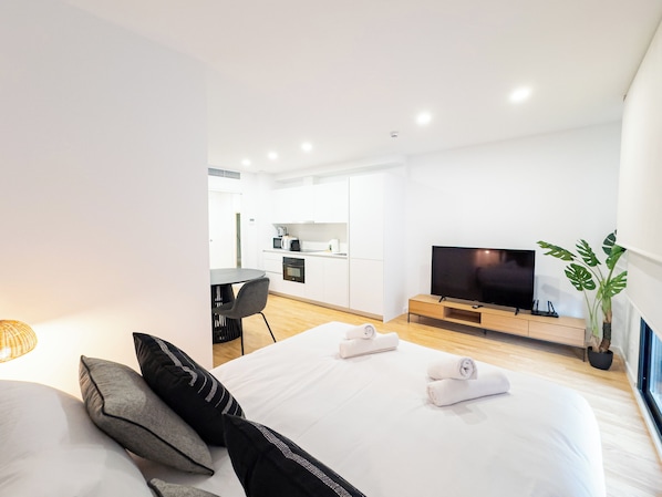 Comfort-studio (1 Bedroom) | 1 makuuhuone, ylelliset vuodevaatteet, untuvapeitot, silitysrauta/-lauta