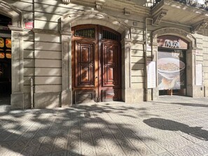 Apartment (1 Bedroom) | Interior