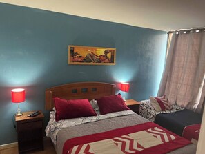 1 bedroom, iron/ironing board, WiFi, bed sheets - Steps away from Sta. Lucía subway station Central apartment. (Santiago)