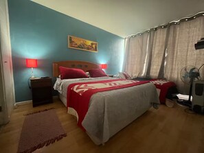 1 bedroom, iron/ironing board, WiFi, bed sheets - Steps away from Sta. Lucía subway station Central apartment. (Santiago)