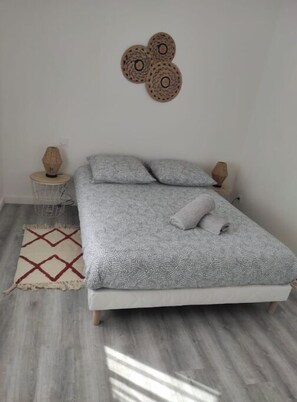 2 bedrooms, iron/ironing board, travel crib, free WiFi