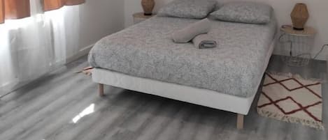 2 bedrooms, iron/ironing board, travel crib, WiFi (free)