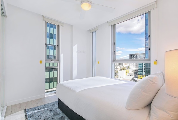 2 bedrooms, desk, iron/ironing board, WiFi