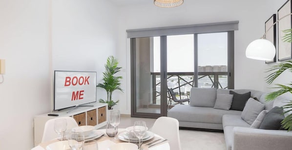 1 bedroom, Internet - Townsquare Apartment Sleeps 3 With Garden Views (Dubai)