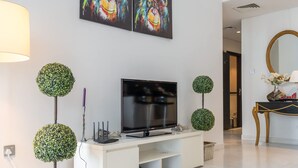 Apartment | 1 bedroom, high-speed internet - Elegant Unit in Marina Sleeps 2 With Harbour Views (Dubai)