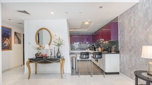 Apartment | 1 bedroom, high-speed internet - Elegant Unit in Marina Sleeps 2 With Harbour Views (Dubai)
