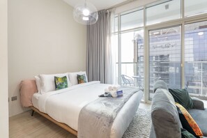 Internet - Dubai Marina Studio for 2 With Sea Views (Dubai)