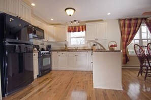 Micro-ondas, fogão, cooktop, lava-louças