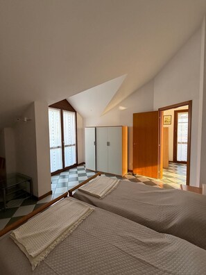 1 室のベッドルーム、アイロン / アイロン台、WiFi、ベッドシーツ