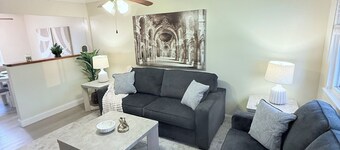 Comfortable 4BR Retreat Close to DTW, Hospitals & Expressways