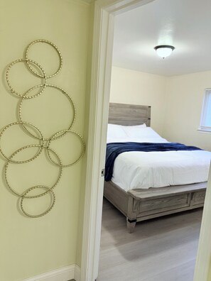 4 bedrooms, iron/ironing board, free WiFi, bed sheets - Comfortable 4BR Retreat Close to DTW, Hospitals & Expressways (Taylor)