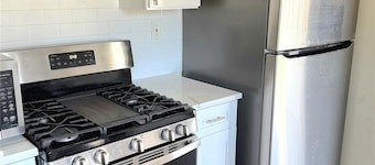 Comfortable 4BR Retreat Close to DTW, Hospitals & Expressways