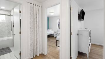 2 多间卧室、熨斗/熨衣板、WiFi、床单