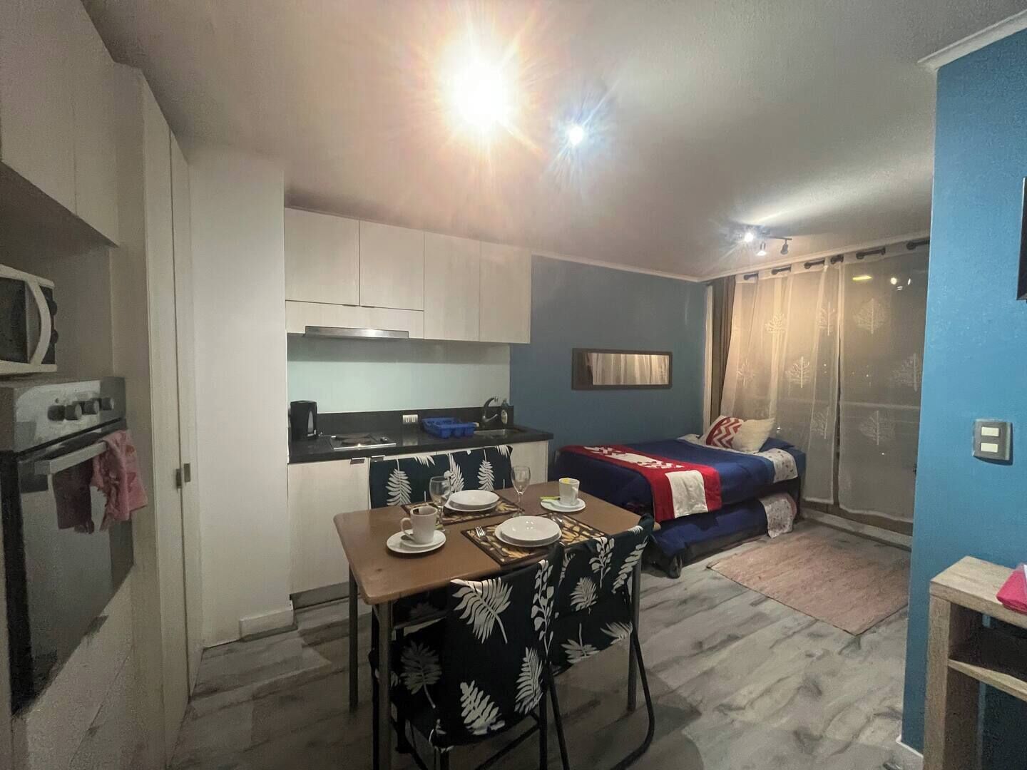 1 غرفة نوم ومكواة/لوح كي وخدمة الإنترنت وملاءات أسرّة