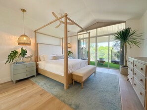 3 bedrooms, iron/ironing board, travel crib, free WiFi