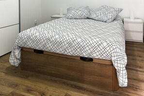 1 bedroom, WiFi, bed sheets