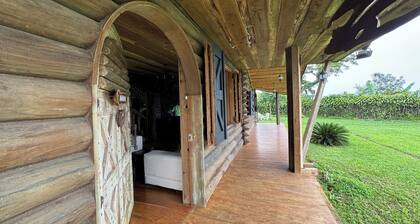 Family cabin in San Ramon de Alajuela, just minutes from the airport, Alajuela.