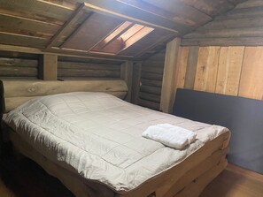 3 bedrooms, internet, bed sheets