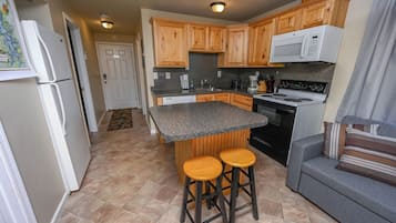 Microwave, oven, stovetop, dishwasher