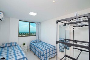 2 habitaciones, tabla de planchar con plancha, internet y ropa de cama 