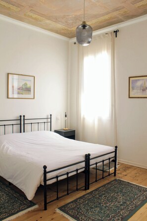 2 habitaciones, tabla de planchar con plancha y wifi gratis