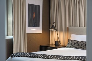 5 habitaciones, tabla de planchar con plancha, wifi y ropa de cama