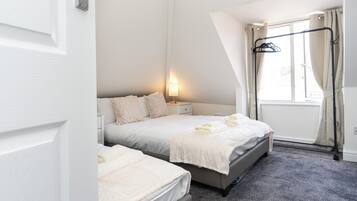 2 bedrooms, iron/ironing board, free WiFi, bed sheets