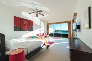 3 bedrooms, in-room safe, desk, iron/ironing board