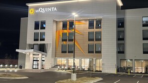Exterior - La Quinta Inn & Suites By Wyndham Jackson (Jackson)