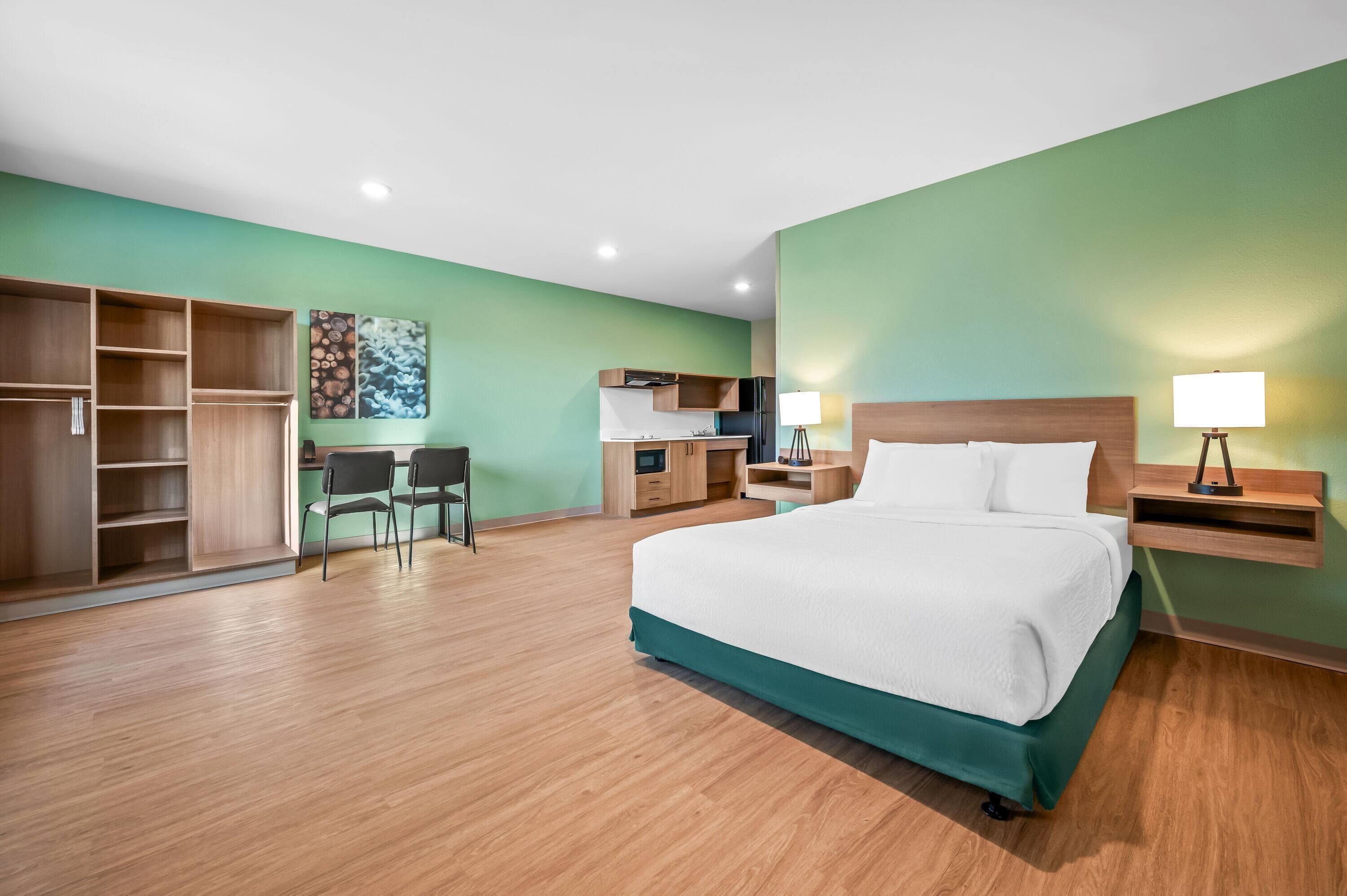 Room, 1 Queen Bed, Accessible, Non Smoking | Desk, free WiFi, bed sheets