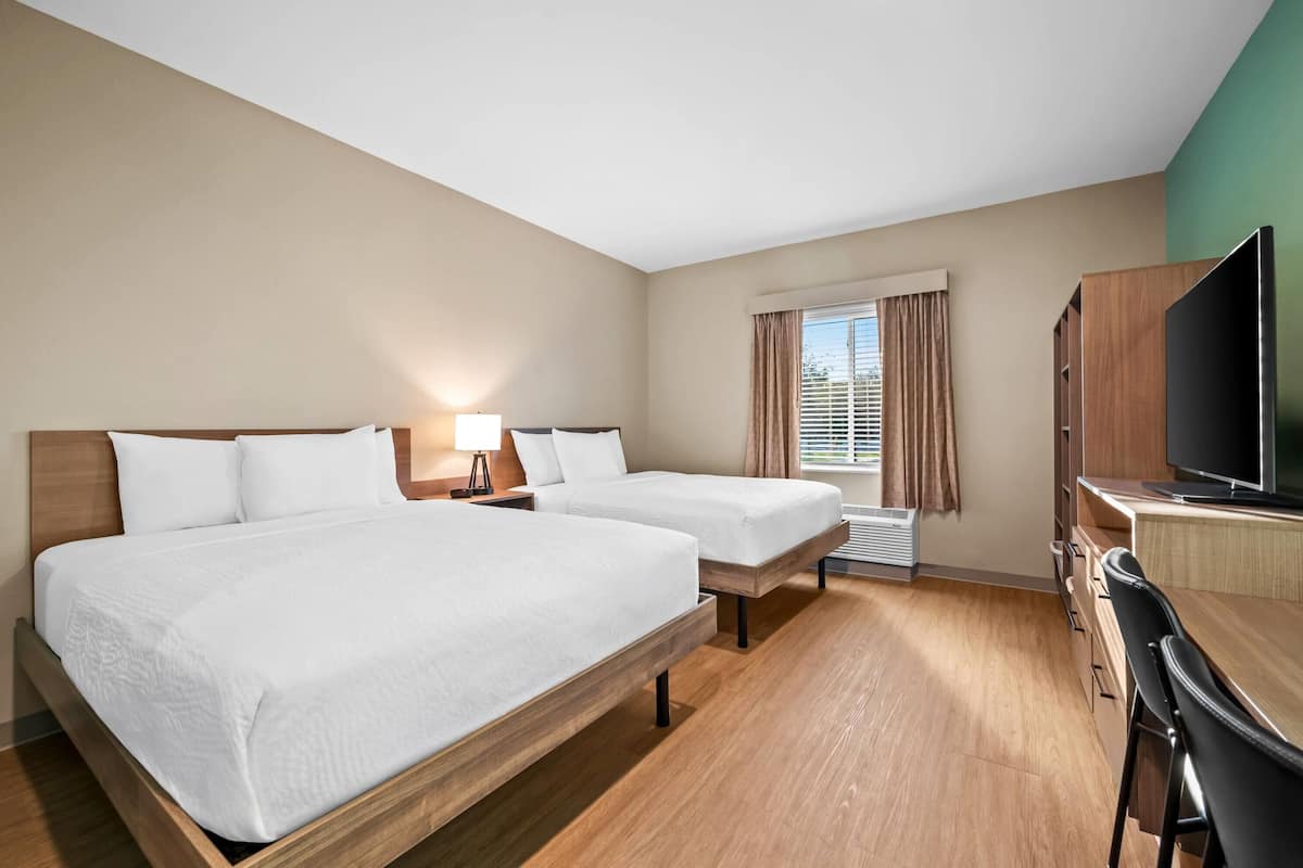 Zimmer, 2 Queen-Betten, barrierefrei, Nichtraucher | Schreibtisch, kostenloses WLAN, Bettwäsche