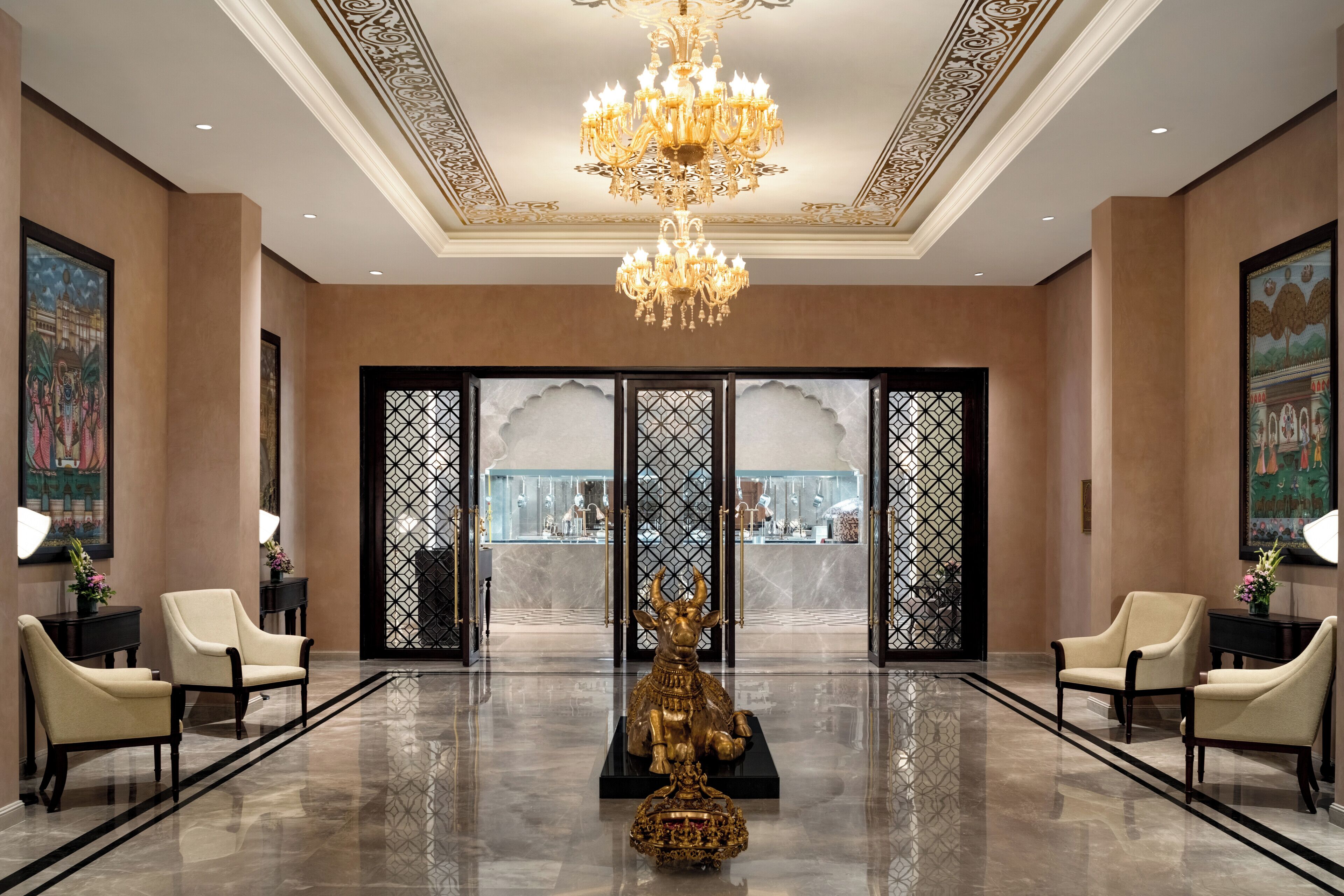 Petit déjeuner, déjeuner et dîner servis sur place