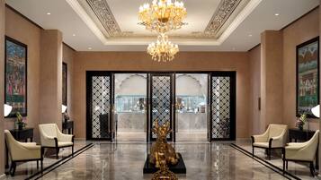 Der serveres morgenmad, frokost og aftensmad