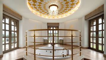 Grand Suite, 1 King Bed (Panoramic) | Deep-soaking bathtub